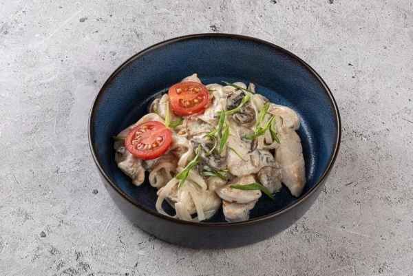 Удон с курицей и грибами