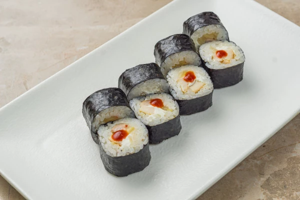 Маки с курицей и кимчи