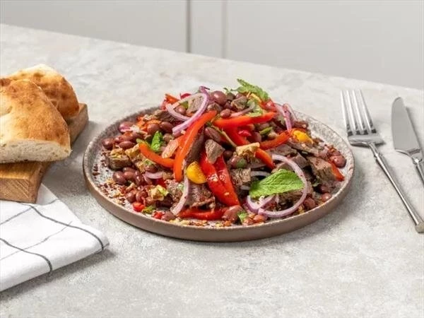 салат с Телячьими Щечками и Красной фасолью