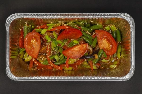 Салат с горячими овощами