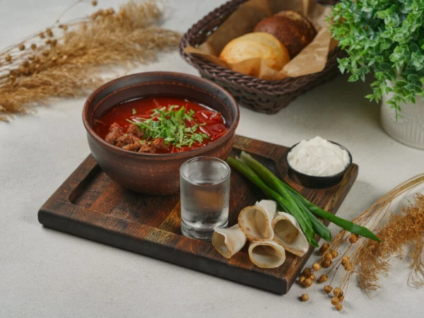 Борщ с томленой говядиной