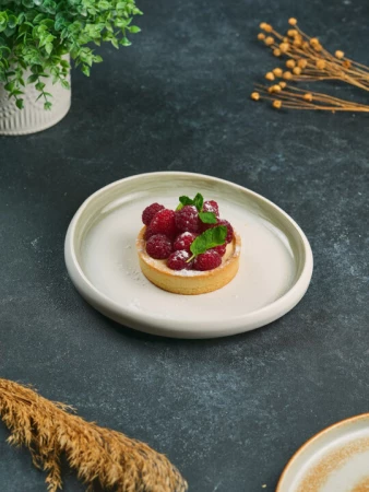 Тарталетка с малиной