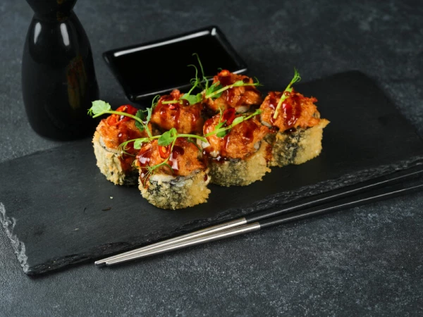 Темпура ролл с лососем терияки