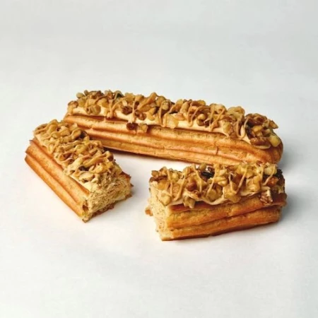 Эклер в ассортименте