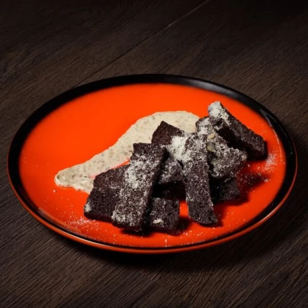 Бородинские гренки с копченым муссом 