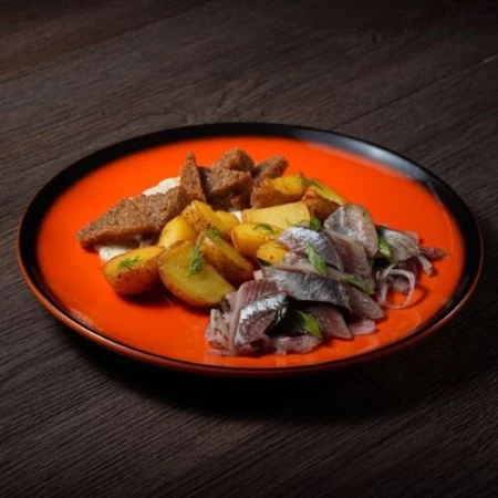 Сельдь с жареным картофелем 