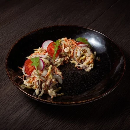 Салат с бужениной,копченым цыпленком и домашним майонезом 