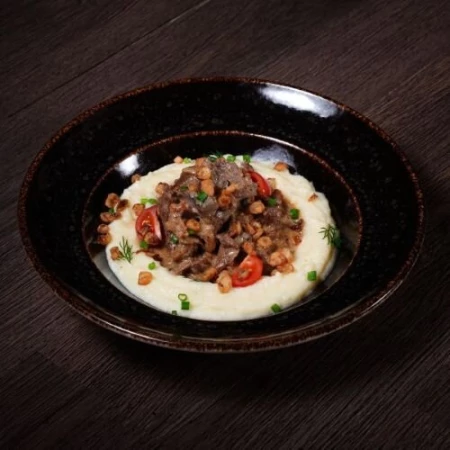 Бефстроганов из телятины с крем-пюре