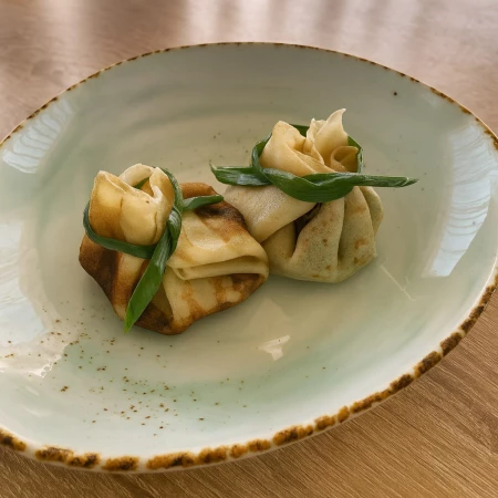 Мешочки с грибным жульеном и курицей