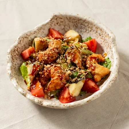 Теплый салат с креветками, сладкими томатами и хр.баклажанами 