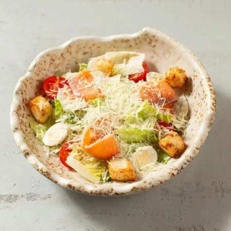 Салат Цезарь с курицей