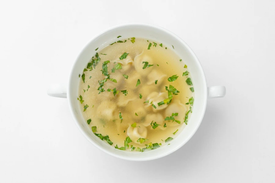Пельмени с бульоном