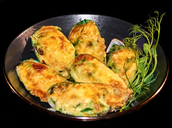 Мидии запеченные с водорослями Чука 250