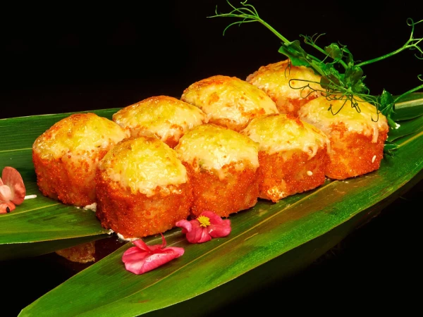 Ролл запеченный лосось 280