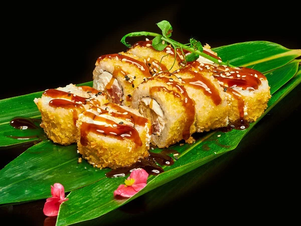 Ролл жареный с курицей