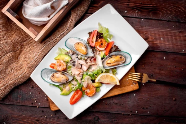 Островок из морепродуктов