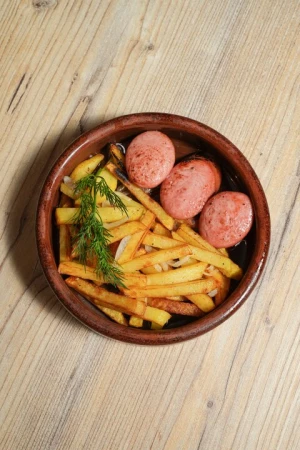 Картофель жареный с шпик-колбасками