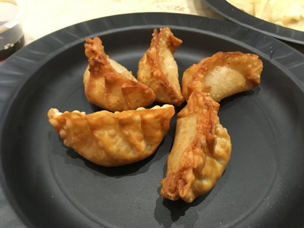 Жареные пельмени с морепродуктами