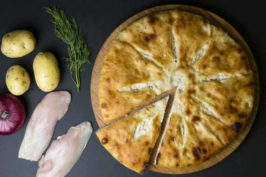 Осетинский пирог с курицей и картофелем