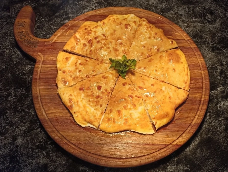 Мега-хачапури с сыром