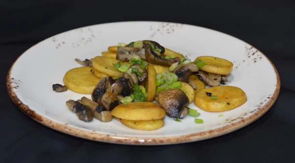 Картофель жареный с грибами