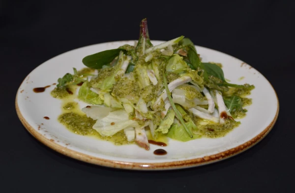 Салат с яблоком