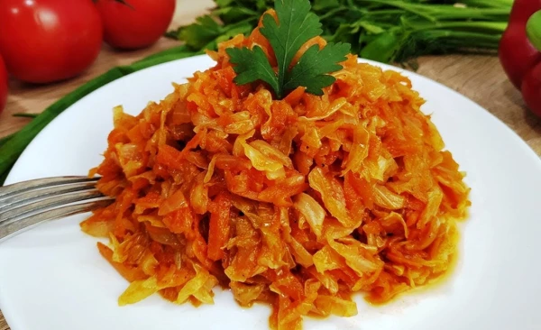 Капуста тушеная 