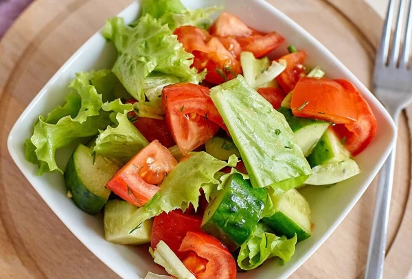 Салат "Летний" с растительным маслом