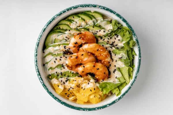 Поке креветка киноа