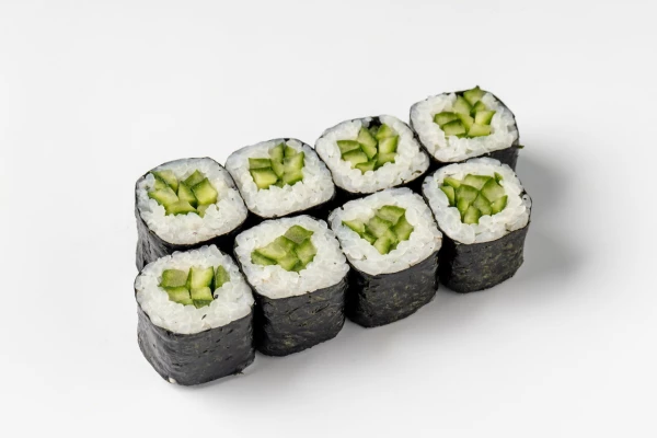 Хосомаки огурец