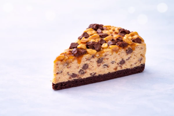 Чизкейк Сникерс