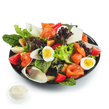 Салат «Цезарь» с лососем