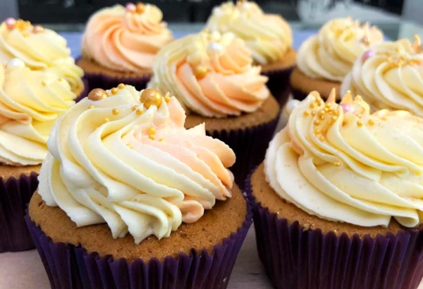 Шоколадный маффин с цитрусовым кремом