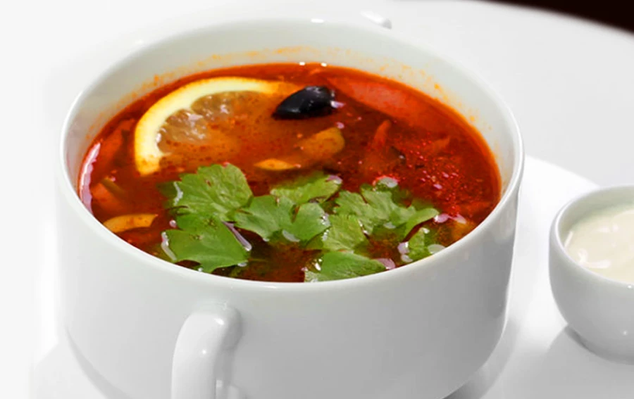 Солянка мясная сборная с густой сметаной