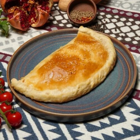 Закрытый хачапури с сыром и картофелем 