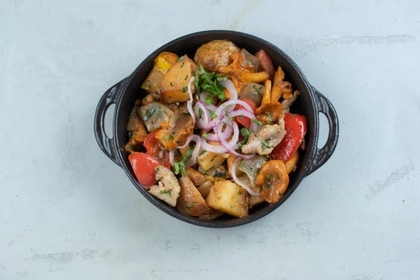 Оджахури с лисичками и курицей 