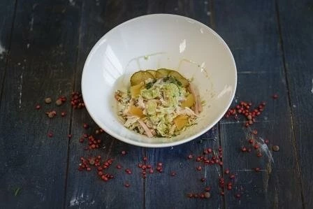 Салат из грудки и ананаса 120 г