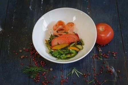 Салат с семгой 150 г