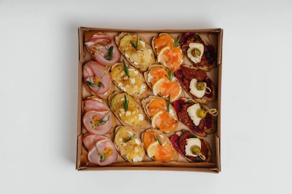 BOX_3 "Брускетты с семгой и балыком"
