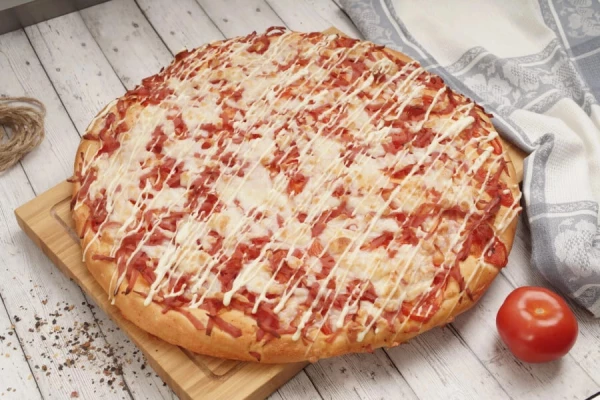 Пицца с ветчиной