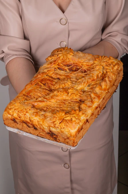 Пирог слоеный с курицей