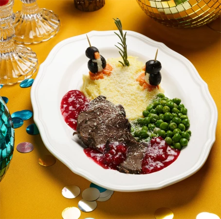 Томленая говяжья вырезка с картофельной кашей