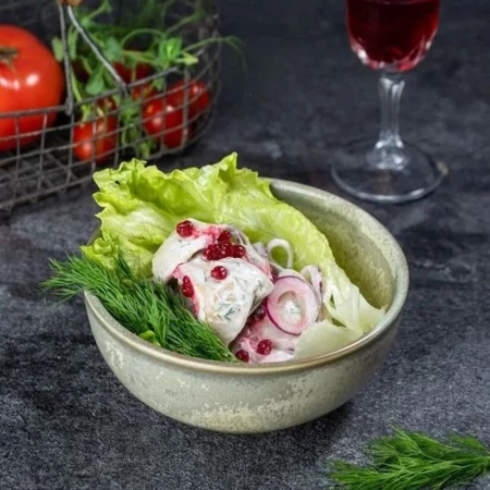 Соленые грузди в сметане