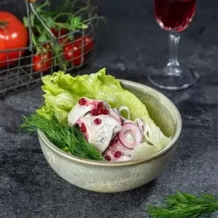 Соленые грузди в сметане