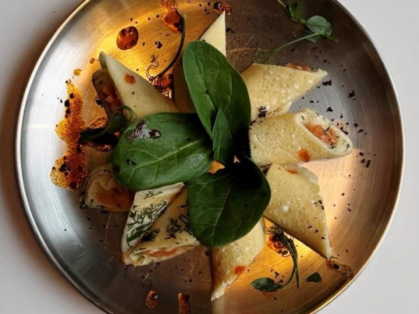 Блинчики с форелью и красной икрой