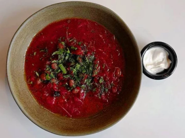 Борщ с черносливом и красной фасолью