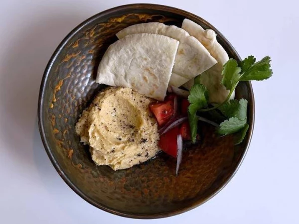 Хумус из печеного баклажана