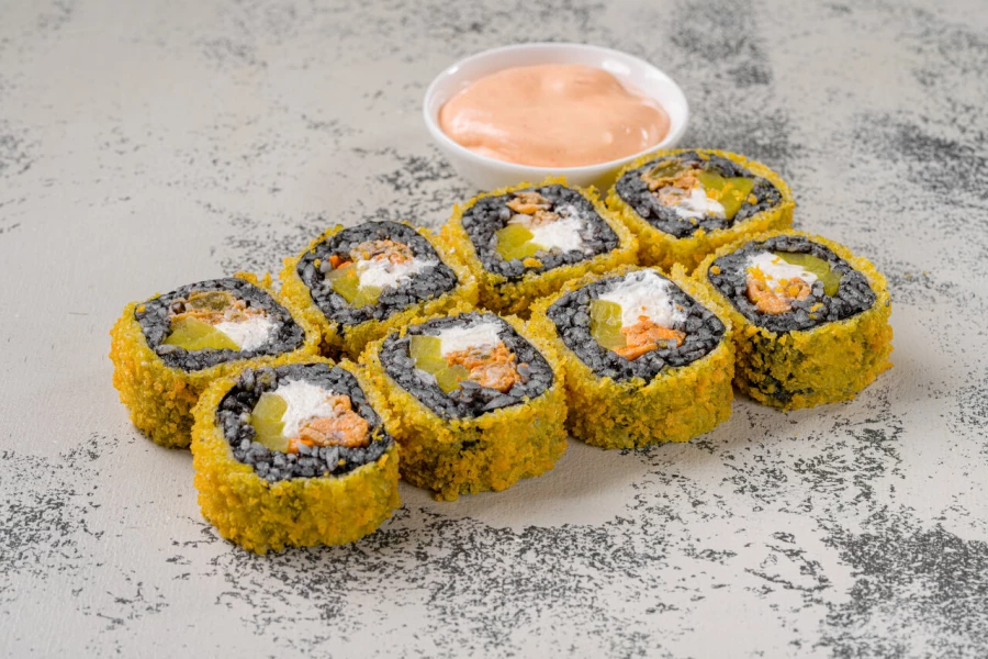 Жареный ролл с мидиями 8 шт.