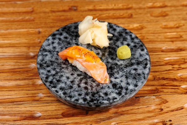 Лосось ахи манго