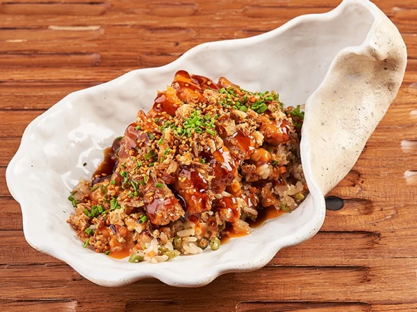 Хрустящий цыпленок с жареным рисом